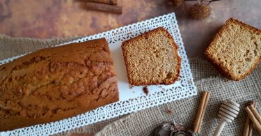 Tranches de Lekah, cake moelleux au miel et aux épices