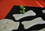 gourmandises pour Halloween en forme de squelette