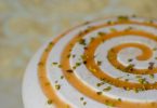 une recette de fête : l'entremets abricot pistache tonka