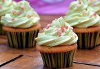 des cupcakes à la rose et à pistache très gourmands
