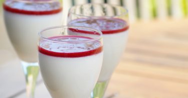 panna cotta au lait d’amandes en verrines