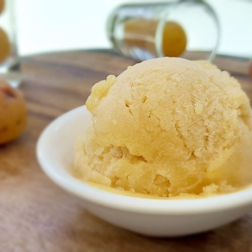une boule de sorbet mirabelles maison